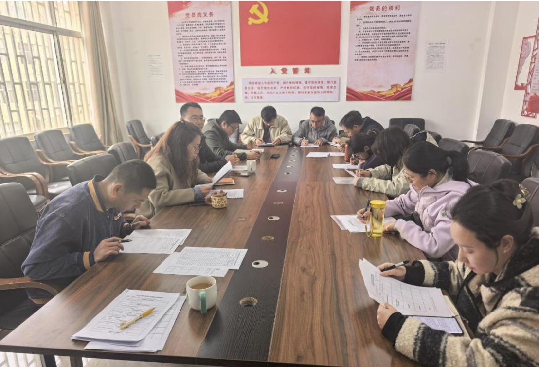 【党员会议】智慧农业工程学院教工党支部、学生党支部圆满完成2025年度组织生活会和民主评议党员工作
